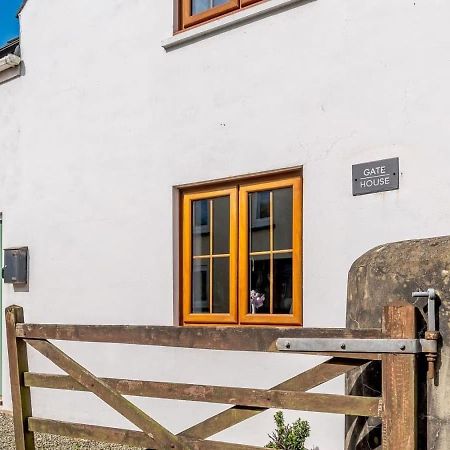The Gatehouse At Y Gwesty Bach Villa Jordanston Exterior photo